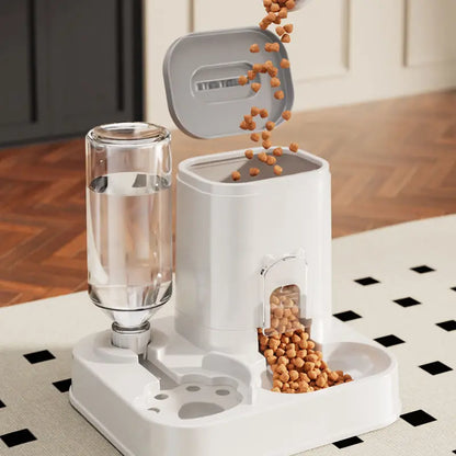 Purr-fectly Hydrated: The Cat's Ultimate Water & Snack Oasis - No Batteries, No Worries, Just Meow-nificent Sips & Nibbles!
